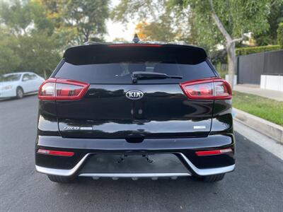 2017 Kia Niro EX   - Photo 12 - Studio City, CA 91604