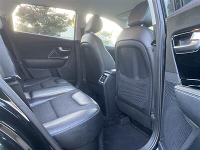2017 Kia Niro EX   - Photo 41 - Studio City, CA 91604