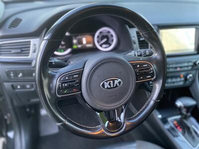 2017 Kia Niro EX   - Photo 28 - Studio City, CA 91604