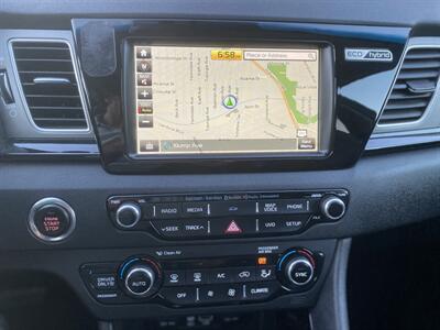 2017 Kia Niro EX   - Photo 32 - Studio City, CA 91604