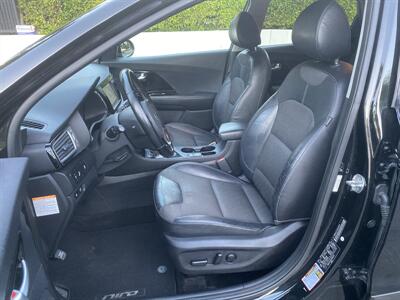 2017 Kia Niro EX   - Photo 19 - Studio City, CA 91604
