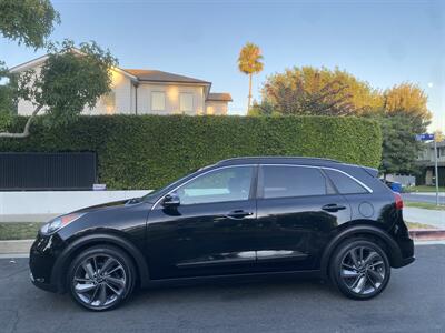 2017 Kia Niro EX   - Photo 10 - Studio City, CA 91604
