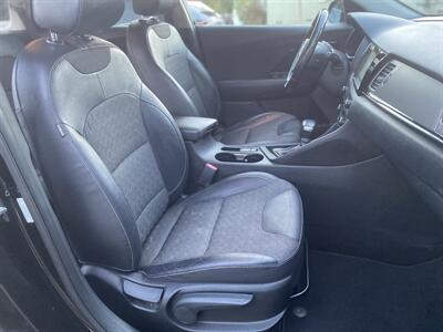 2017 Kia Niro EX   - Photo 42 - Studio City, CA 91604