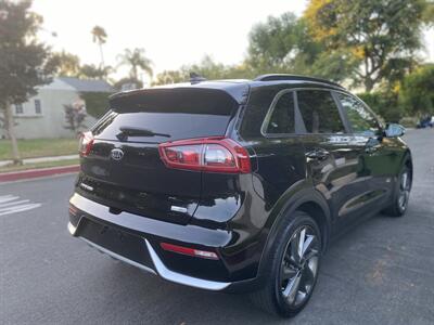2017 Kia Niro EX   - Photo 15 - Studio City, CA 91604