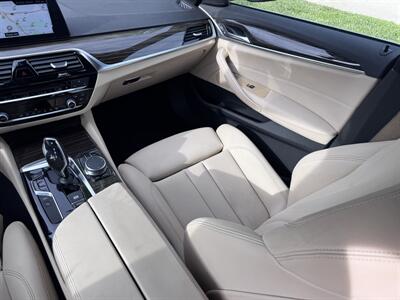 2018 BMW 530e iPerformance   - Photo 43 - Studio City, CA 91604