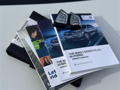 2018 BMW 530e iPerformance   - Photo 62 - Studio City, CA 91604