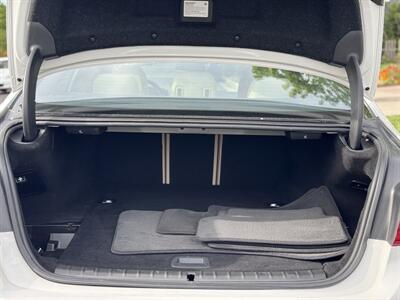 2018 BMW 530e iPerformance   - Photo 49 - Studio City, CA 91604