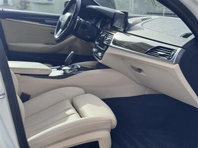 2018 BMW 530e iPerformance   - Photo 51 - Studio City, CA 91604