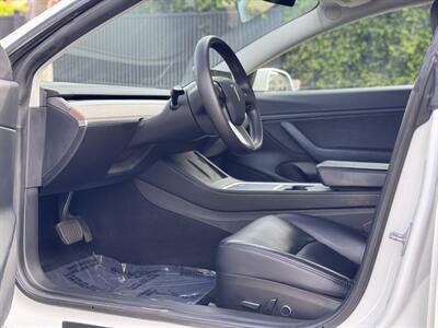 2021 Tesla Model 3 Long Range   - Photo 22 - Studio City, CA 91604