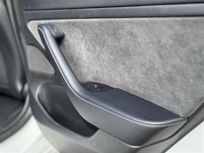 2021 Tesla Model 3 Long Range   - Photo 49 - Studio City, CA 91604