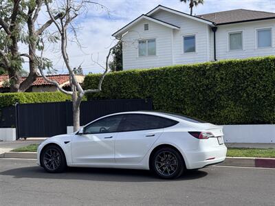 2021 Tesla Model 3 Long Range   - Photo 13 - Studio City, CA 91604