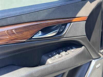 2015 Cadillac Escalade Premium - Photo 19 - Studio City, CA 91604