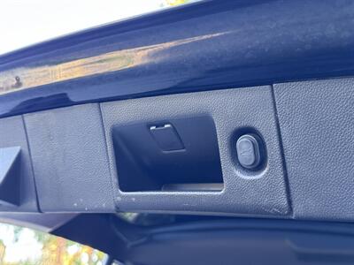 2015 Cadillac Escalade Premium   - Photo 54 - Studio City, CA 91604