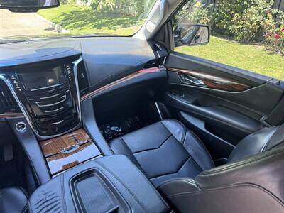 2015 Cadillac Escalade Premium - Photo 31 - Studio City, CA 91604