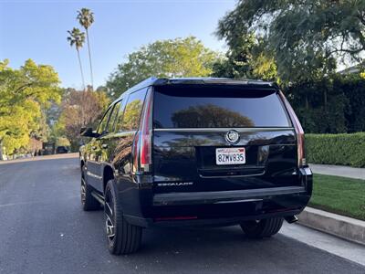 2015 Cadillac Escalade Premium   - Photo 20 - Studio City, CA 91604