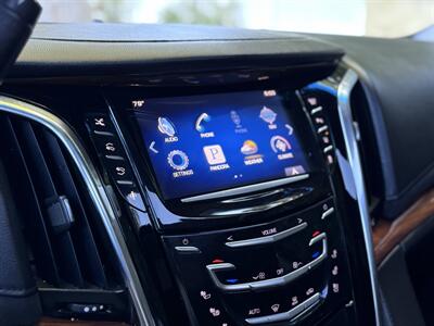 2015 Cadillac Escalade Premium   - Photo 39 - Studio City, CA 91604