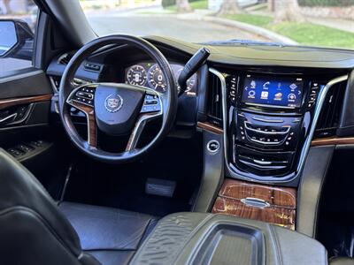 2015 Cadillac Escalade Premium   - Photo 21 - Studio City, CA 91604