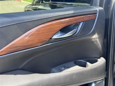 2015 Cadillac Escalade Premium - Photo 48 - Studio City, CA 91604