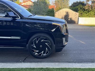 2015 Cadillac Escalade Premium   - Photo 13 - Studio City, CA 91604