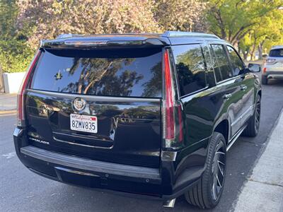 2015 Cadillac Escalade Premium   - Photo 17 - Studio City, CA 91604