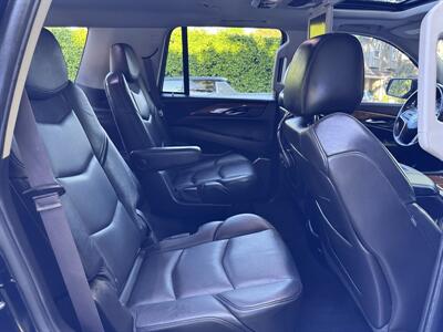 2015 Cadillac Escalade Premium   - Photo 57 - Studio City, CA 91604