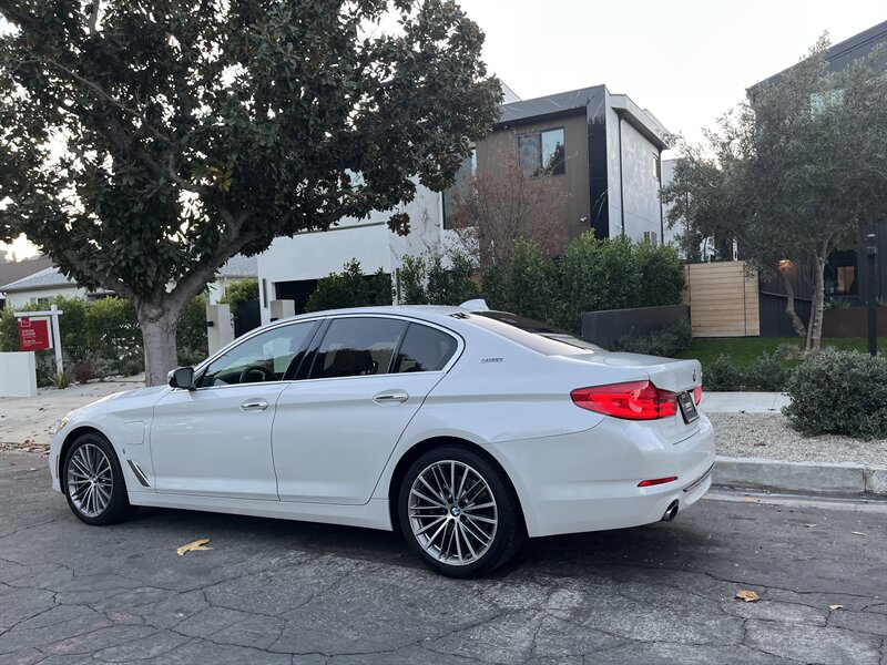 2018 BMW 5 Series 530e photo 6