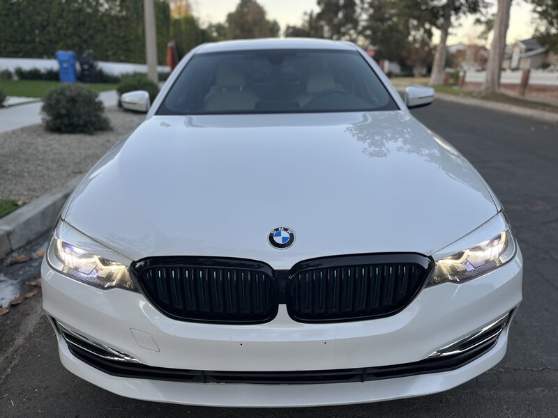 2018 BMW 5 Series 530e photo 7