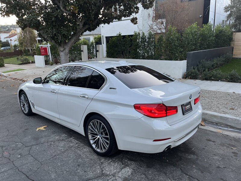 2018 BMW 5 Series 530e photo 5