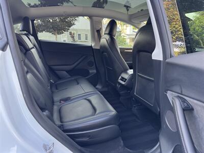 2022 Tesla Model Y Long Range   - Photo 48 - Studio City, CA 91604
