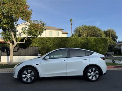 2022 Tesla Model Y Long Range   - Photo 12 - Studio City, CA 91604