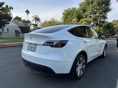 2022 Tesla Model Y Long Range   - Photo 16 - Studio City, CA 91604