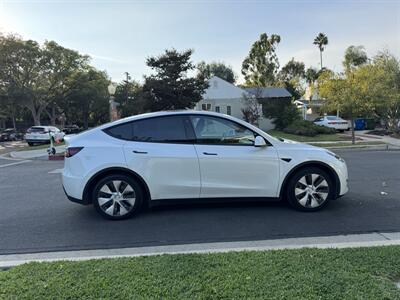 2022 Tesla Model Y Long Range   - Photo 19 - Studio City, CA 91604