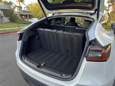 2022 Tesla Model Y Long Range   - Photo 47 - Studio City, CA 91604