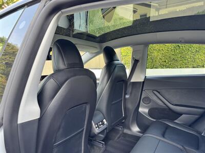 2022 Tesla Model Y Long Range   - Photo 33 - Studio City, CA 91604