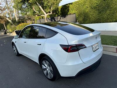 2022 Tesla Model Y Long Range   - Photo 14 - Studio City, CA 91604