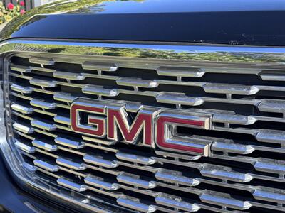 2019 GMC Yukon XL SLT - Photo 5 - Studio City, CA 91604