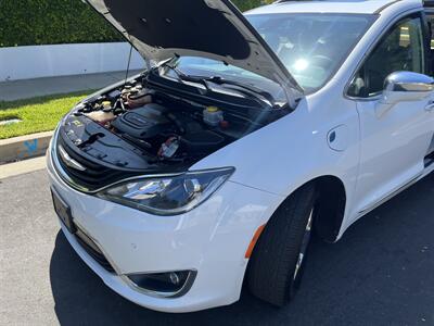 2018 Chrysler Pacifica Hybrid Limited   - Photo 48 - Studio City, CA 91604