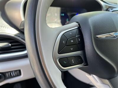2018 Chrysler Pacifica Hybrid Limited   - Photo 33 - Studio City, CA 91604