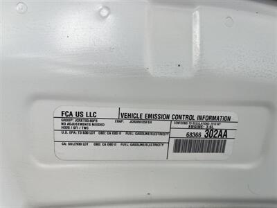 2018 Chrysler Pacifica Hybrid Limited   - Photo 53 - Studio City, CA 91604