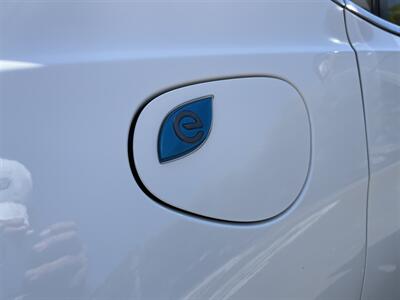 2018 Chrysler Pacifica Hybrid Limited   - Photo 49 - Studio City, CA 91604