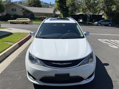 2018 Chrysler Pacifica Hybrid Limited   - Photo 7 - Studio City, CA 91604