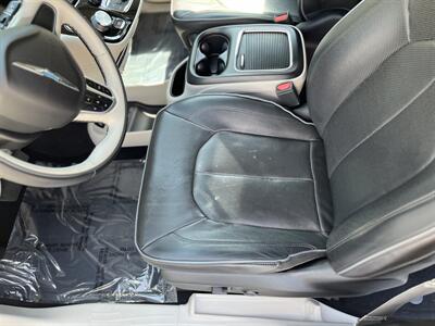 2018 Chrysler Pacifica Hybrid Limited   - Photo 23 - Studio City, CA 91604