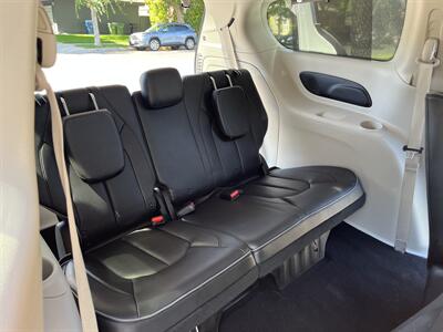 2018 Chrysler Pacifica Hybrid Limited   - Photo 44 - Studio City, CA 91604