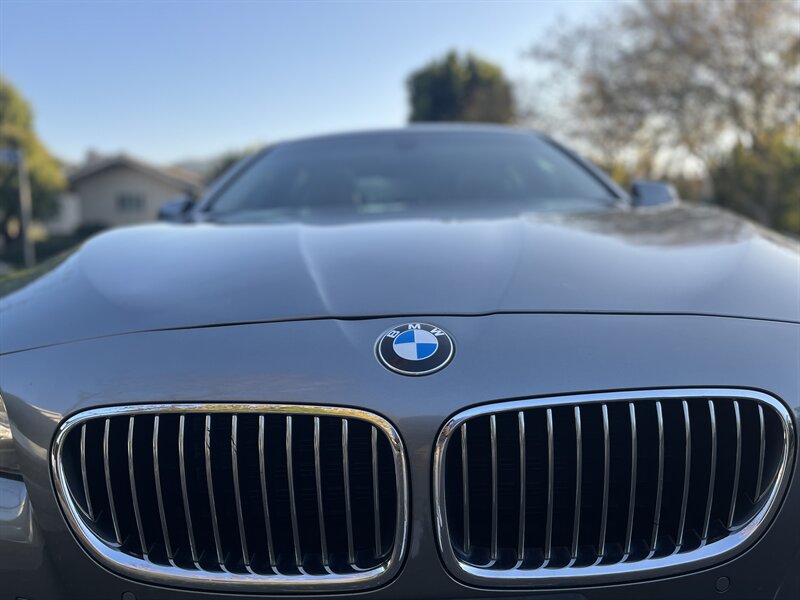 2011 BMW 5 Series 535i photo 24