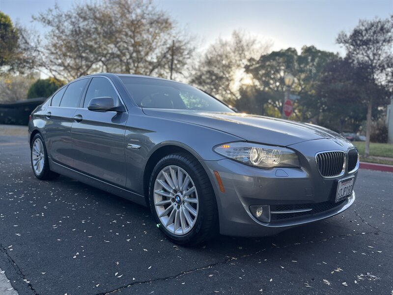 2011 BMW 5 Series 535i photo 25