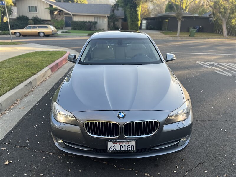 2011 BMW 5 Series 535i photo 4