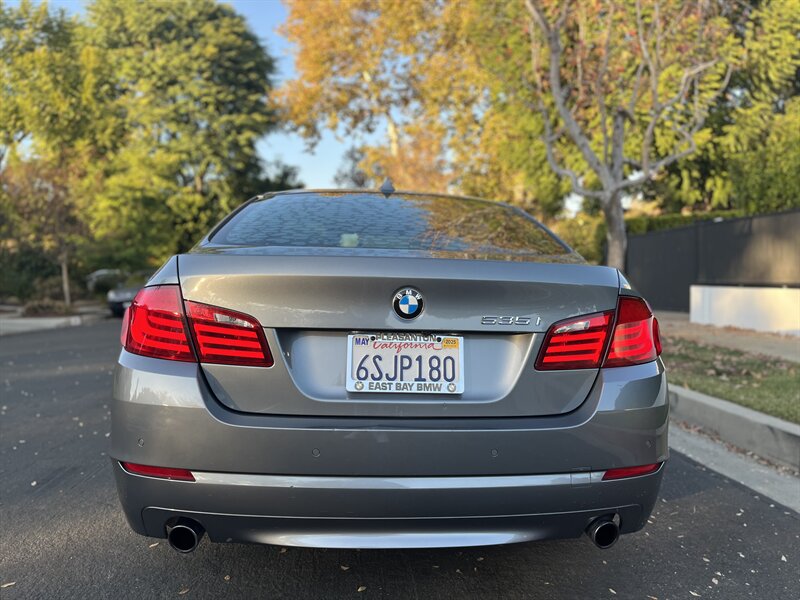 2011 BMW 5 Series 535i photo 16