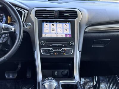 2018 Ford Fusion Hybrid SE   - Photo 43 - Studio City, CA 91604
