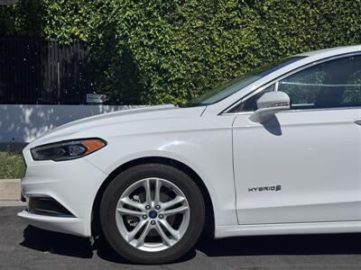 2018 Ford Fusion Hybrid SE   - Photo 11 - Studio City, CA 91604