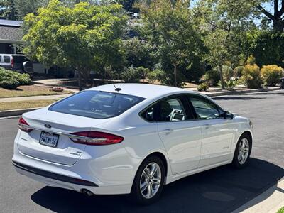 2018 Ford Fusion Hybrid SE   - Photo 17 - Studio City, CA 91604